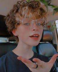 fiona mcgee (fionathehuman278)