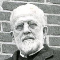 Minerva Ackerman's Instagram, Twitter & Facebook