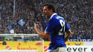 Er war über sich selbst erschrocken. Metzelder Relishing Return To Spain With Schalke Uefa Champions League Uefa Com