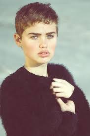 Heidi Birr's Instagram, Twitter & Facebook