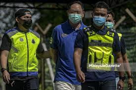 Pegawai majistret daerah tuan mohd azali bin ibrahim email : Tv Bodyguard Explore Tumblr Posts And Blogs Tumgir