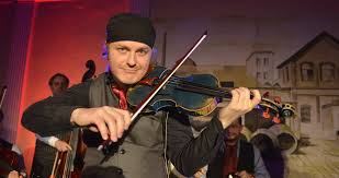 Od roku 1999 je to už desáté cédéčko, na kterém pavel šporcl interpretuje náročné skladby houslového repertoáru. Houslista Sporcl Zrusil Kvuli Antisemitum Ucast Na Galakoncertu Pujde K Soudu Blesk Cz