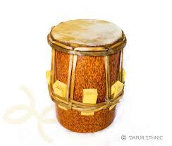 Gong gong merupakan sejenis alat muzik pukul tradisional china, . Gendang Dogdog