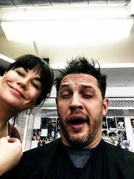 Tom Hardy decides to join his good mate Jay Howlett as he starts practising  his poses. Watch them and smile! 🤗 #leonardstcyr #video #bodybuilders #IG  #april17