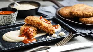 hirse bratlinge mit blumenkohl puree und spargel rezept bratlinge hirsebratlinge lebensmittel essen