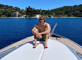 Alexander zverev is a german professional tennis player. Alexander Zverev S Feet Wikifeet Men