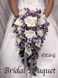 Maybe you would like to learn more about one of these? Lila Akzente Des Kaskadierenden Hochzeitsblumenstrausses Google Suche Silk Flower Wedding Bouquet Purple Wedding Bouquets Cascading Wedding Bouquets