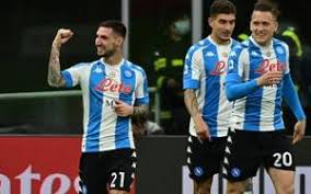Victor osimhen (napoli) right footed shot from the centre of the box is close, but misses to the right. Db1jeuv2wvn Wm