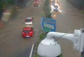 Jurucakap pusat gerakan operasi jabatan bomba dan penyelamat malaysia (jbpm) kuala lumpur berkata, pihaknya menerima maklumat terdapat. Banjir Kilat Di Sekitar Pusat Bandar Kl Astro Awani