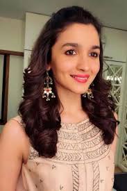 Here, the fishtail braid is done at the center and hair is left over at the ends after doing soft curls. Nari On Twitter Easy And Girlish Hairstyle For Indian Wedding Party Hairstyle Weddinghairstyle