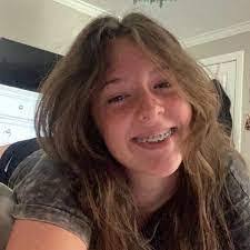 Ella Herron's Instagram, Twitter & Facebook