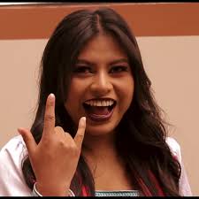 Siendo una chica ruda para unas fotos