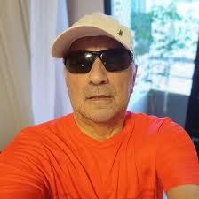 Foto rara de Raul Seixas e John Lennon trocando uma idéia.