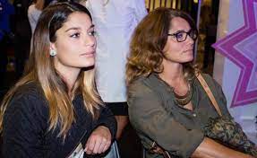 Recorrendo ao instagram, marta faial partilhou um vídeo, no qual revela o sexo dos bebés. Fotos Famosos No Evento Parfum Masters