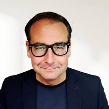 Adam Hildreth's Instagram, Twitter & Facebook