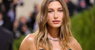 Skincare by Hailey Bieber: top 5 beauty produktů, které nadchnou i vaši pleť