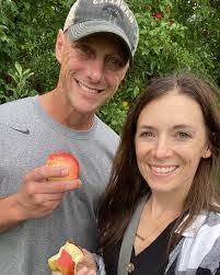 Danielle Kunde's Instagram, Twitter & Facebook