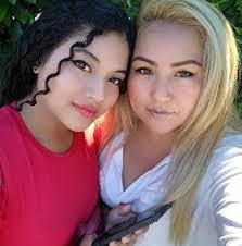 Helen Rosa's Instagram, Twitter & Facebook