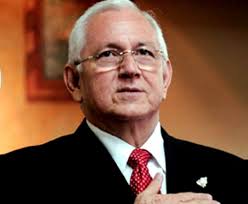 W RADIO #ÚLTIMA_HORA 🚨🚨 Trasciende que el expresidente interino de  Honduras ROBERTO MICHELETTI BAHIN, estaría en las proximas horas,  abandonado el país, debido a amenazas a muerte.