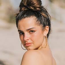 Donne e caduta capelli fisiologica. Capelli Raccolti Notizie E Foto Su Capelli Raccolti Amica