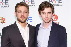  See Bates Motel Brothers Freddie Highmore Max Thieriot In Throwback Photo Ew Com