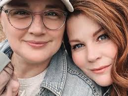 Kris Albrecht's Instagram, Twitter & Facebook