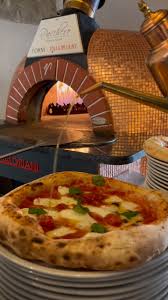 Sua maestà… 👑🍕, #pizza #pizzagram #pizzanapoletana #pizzacontemporanea  #firenze #ilpaccherofirenze #ilpacchero #firenzefood #food #foodporn  #50toppizza #gamberorosso #molinovigevano #fornivaloriani