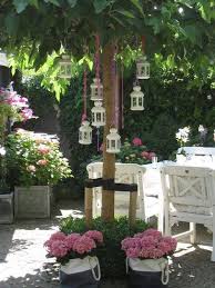 Ikea Laternen Im Baum Schon Bis Unser Kirschbaum Gross Genug Ist Garden Deco Garden Seating Garden Inspiration