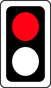 Der testzugang bietet ihnen eine auswahl von führerscheinfragen. Vor Einem Bahnubergang Steht Vor Einer Von Rechts Einmundenden Strasse Ein Rot Leuchtendes Lichtzeichen Ohne Andreaskreuz Wo Mussen Sie Warten