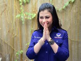 Putri menteri pertanian (mentan) syahrul yasin limpo, indira chunda thita, diangkat sebagai komisaris independen pt petrokimia gresik. Putri Sulung Mentan Syl Komisaris Petrokimia Gresik