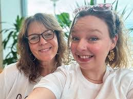 Jodi Bergman's Instagram, Twitter & Facebook