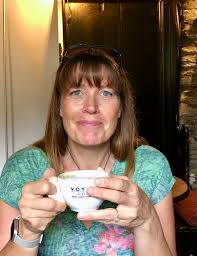 ❤️I teach women painting in small groups.