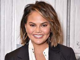 Who doesn't love chrissy teigen? Chrissy Teigen Shut Down Someone Who Said Her Hair Makes Her Face Look Huge Glamour