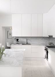 Bild 215 Jpg 1176 1632 Marble Kitchen Interior White Modern Kitchen Minimalist Kitchen