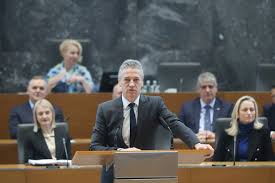 Premier Robert Golob prepričan, da je ...