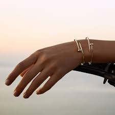 With its fifth avenue mansion converted to a precious garage, cartier unveils a concept honoring its iconic juste un clou and ecrou de cartier jewelry lines that pay homage to the ordinary nail, screws. Cartier A Unisex Act Of Style The New Juste Un Clou De Facebook