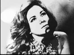 Hoy enmarca nuestra reseña la foto de Ana María Lopolito Torchia. Nacio en  Panamá y vivió en el recordado barrio de los italianos en Vista Hermosa al  lado del Teatro Vista Hermosa