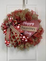 Pin By Sylvia Garza On Valentines Wreaths Diy Valentines Day Wreath Valentine Day Wreaths Valentine Wreath Diy