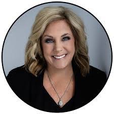 Loretta Lyons's Instagram, Twitter & Facebook