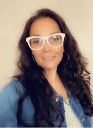 Carla Mohr's Instagram, Twitter & Facebook