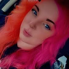 Jaclyn Sweet's Instagram, Twitter & Facebook