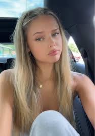 Samantha Rosendahl's Instagram, Twitter & Facebook