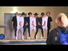 Strumpfhosentanz Glowing Boots Mal Anders Hochzeit Lustig Papa Geburtstag Sketche Zum Geburtstag