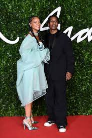 Buy 2021 asap rocky tickets at vivid seats® | order online today. Knutsch Foto Rihanna A Ap Rocky Im Liebesurlaub Auf Barbados Bigfm