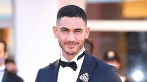 Ester expósito, decidió ya no volver a hablarle nunca más a alejandro speitzer, debido a que pasó muy malos momentos con él. Alejandro Speitzer El Mexicano De 25 Anos Que Ha Conquistado A Ester Exposito