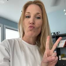 Anne Liles (@anneliles)