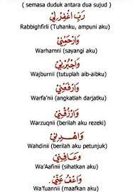 Dilansir oleh mstar, berikut adalah makna dari setiap kalimat bacaan yang diucapkan selama mengerjakan duduk di antara dua sujud. Facebook