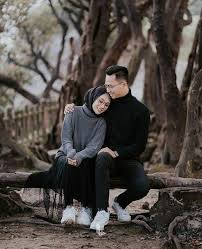 Bukit puser aning berjuluk raja ampat kudus jadi lokasi favorit foto prewedding calon pengantin. Tips Secrets And Also Guide When It Comes To Getting The Most Ideal End Result Pre Wedding Photoshoot Outdoor Pre Wedding Photoshoot Couple Photography Poses