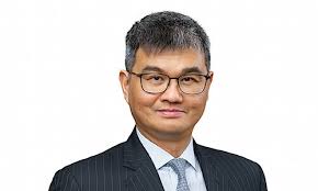 Edwin Low's Instagram, Twitter & Facebook