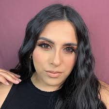 Daisy Michel's Instagram, Twitter & Facebook